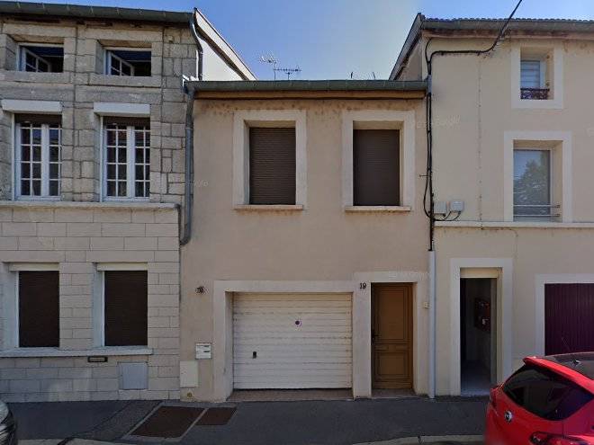 Chambre dans grande maison au coeur de ville