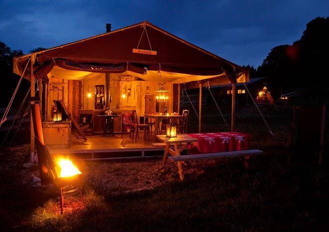 Un lit au pre domaine du cloitre saint christophe