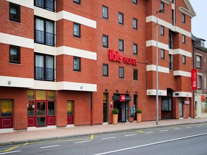 Hotel Ibis Saint Quentin Basilique Image