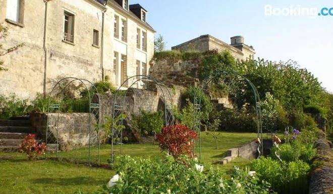 Sur la courtine de coucy