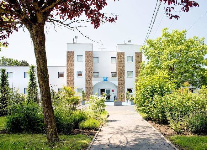 Ibis Budget Valenciennes Petite Foret Image