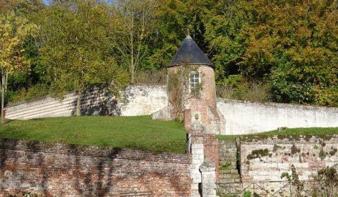 Gite de l'abbaye d'etrun
