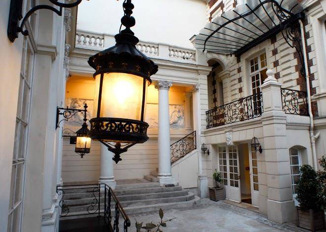 Bvj Champs Elysees Monceau Image