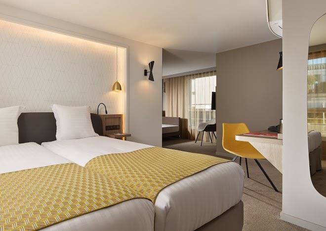 Hotel Auteuil Tour Eiffel Paris Image