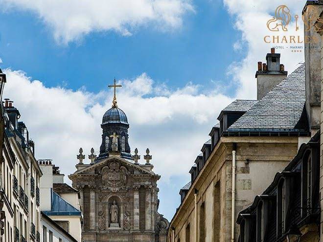 Hotel Charles V Image