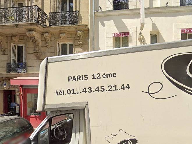 Hotel du trone ste