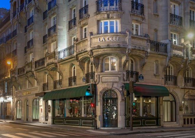 La Clef Louvre Paris By The Crest Collection Image