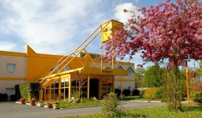 Hotel savigny le temple