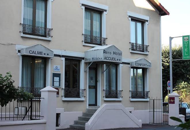 Aero hotel