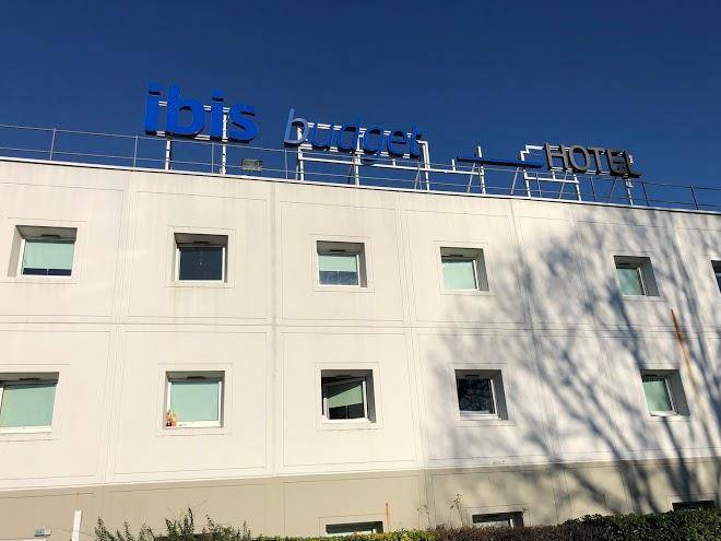 Hotel ibis budget stains