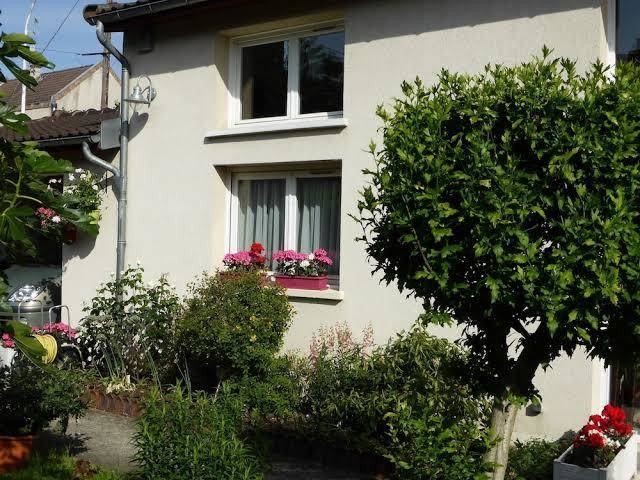 Une chambre a neuilly