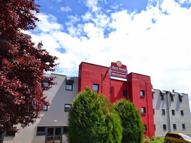 Best hotel baillet en france la croix verte