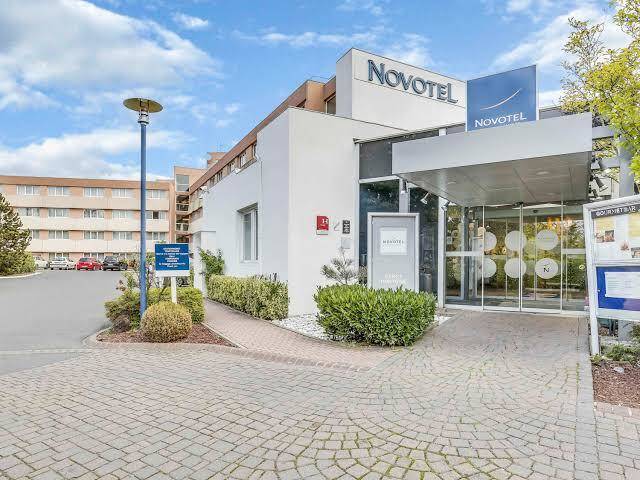B&B HOTEL Cergy Port