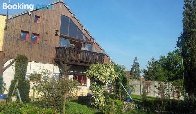 Ferme theatre chapiteau