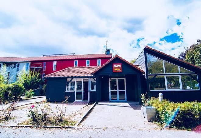 Hotel trappes