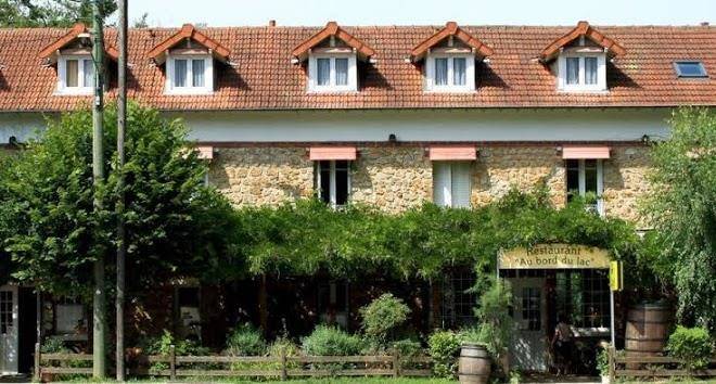 Logis hotel au bord du lac