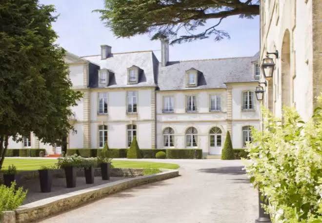 Hotel chateau de sully