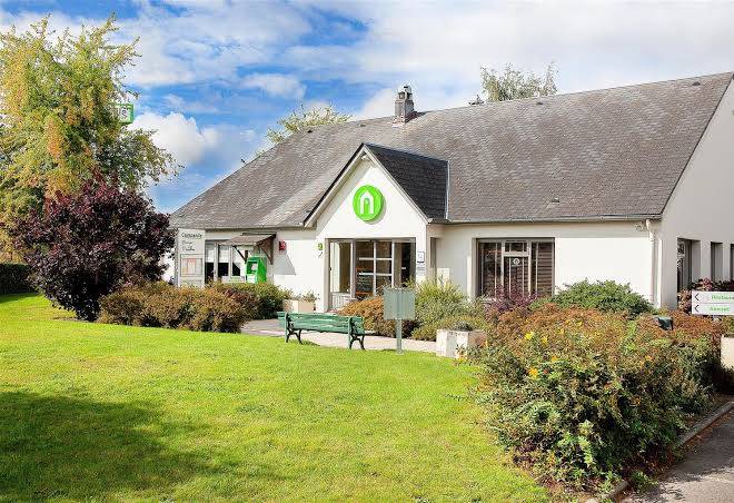 Hotel Restaurant Campanile Vire Image