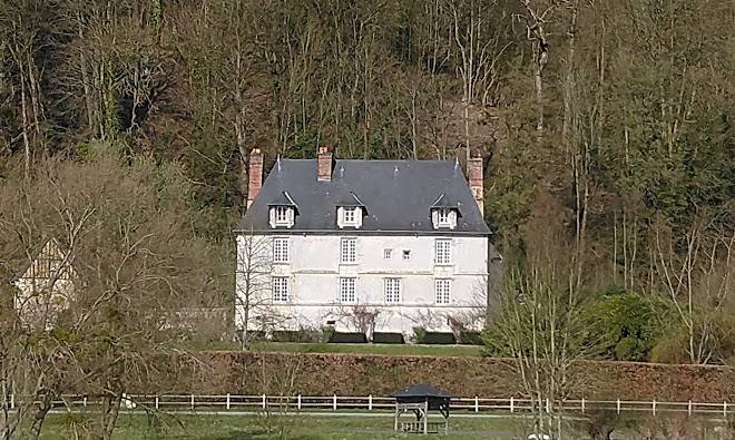 Chambres d' hote la maison blanche villequier