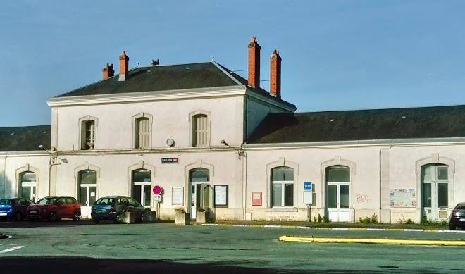 Hotel De La Gare Image