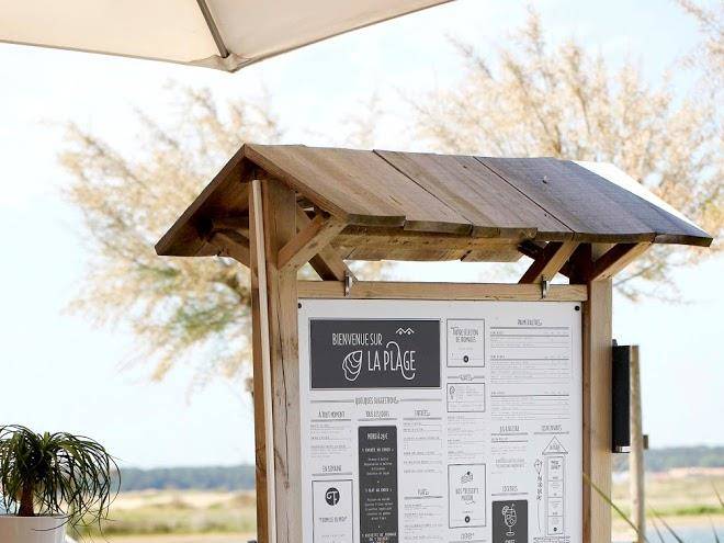 Manger sur la plage