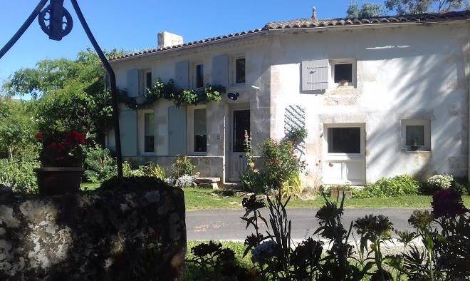 Varzay autour du puits chambre d'hotes de caractere