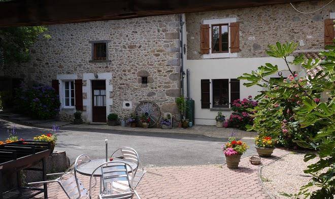 Les Petites Cerises Family Gite In Charente France Image