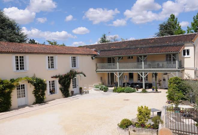 Logis hotel l'essille