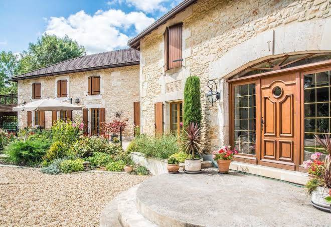 Moulin du fontcourt gite & chambres d'hotes