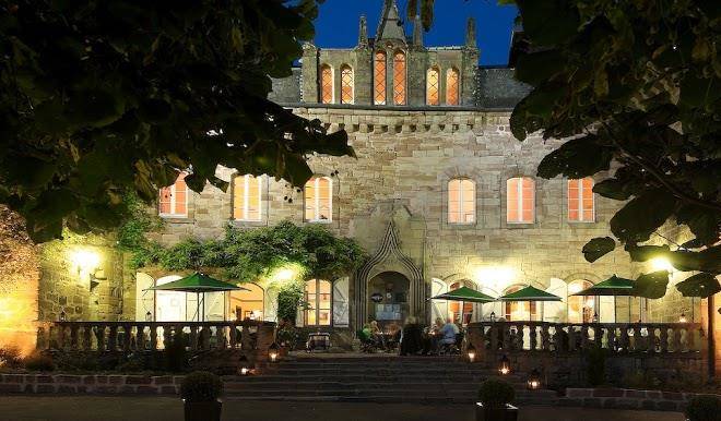 Hotel restaurant