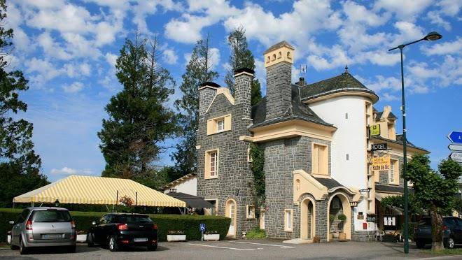 Logis hotel roche de vic