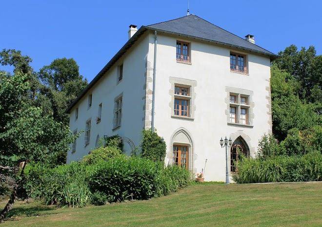 Manoir Xv Domaine De Peyrafort Image