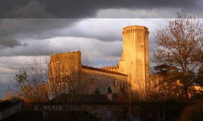 La petite maison au coin near aubeterre