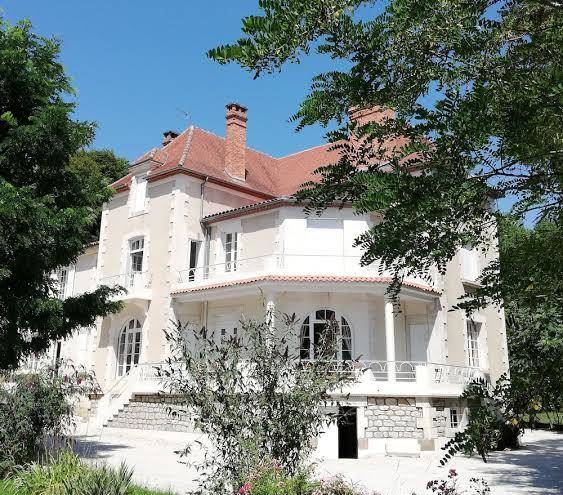 Vue du chateau d'excideuil