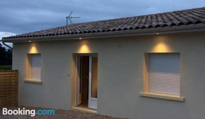 Au Charmant Des Vignes Image