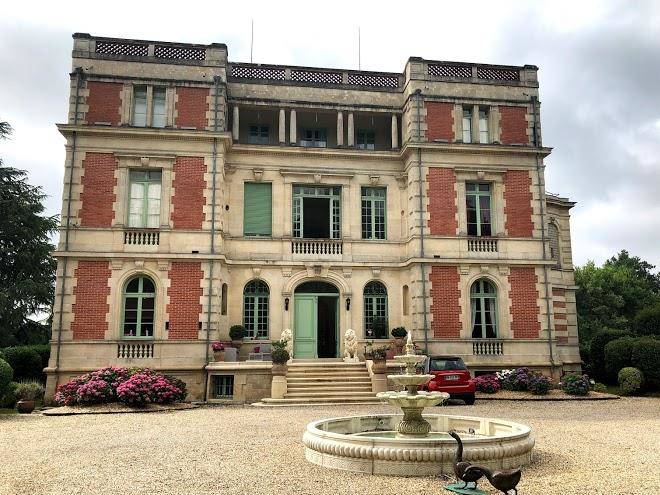 Chateau le lout