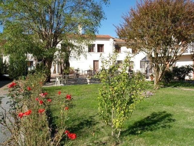 Hotel les vieux acacias
