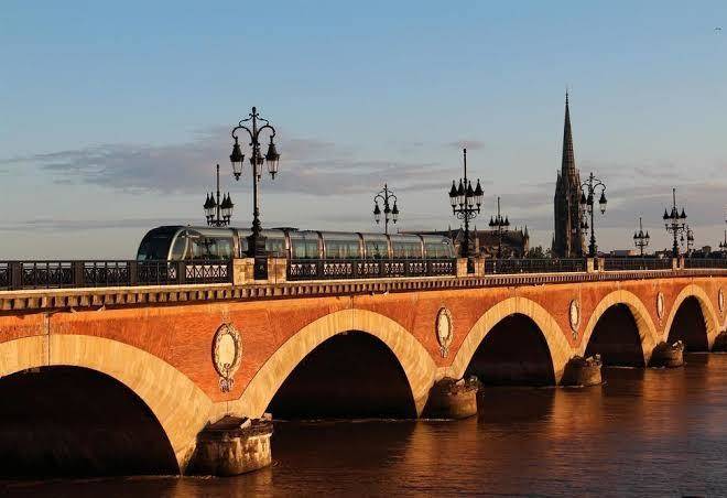 Campanile bordeaux le lac