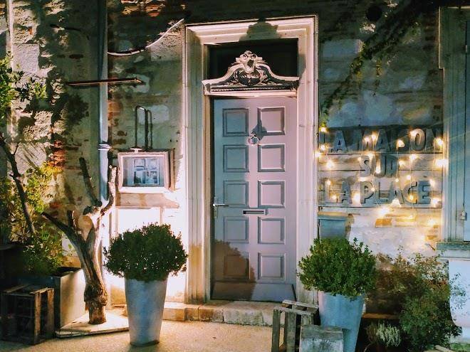 La maison sur la place