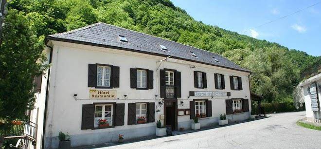Auberge des deux rivieres