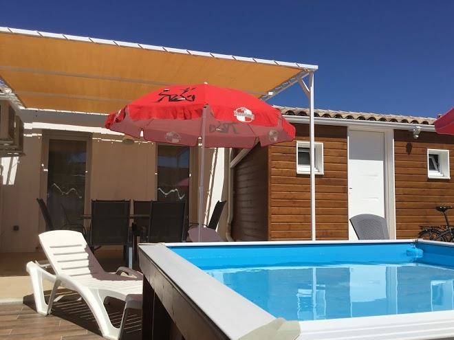 Gite blanco y madera