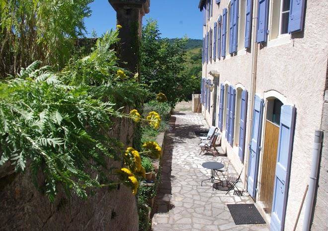 Chambres d'hotes et gite chateau de roquetaillade en aveyron