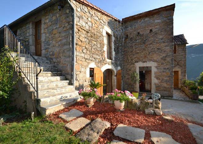 Le soleilo chambres d'hotes gorges du tarn millau mostuejouls
