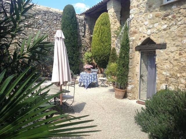 La cour des lauriers
