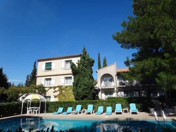 Logis hotel le petit manoir rest la tonnelle