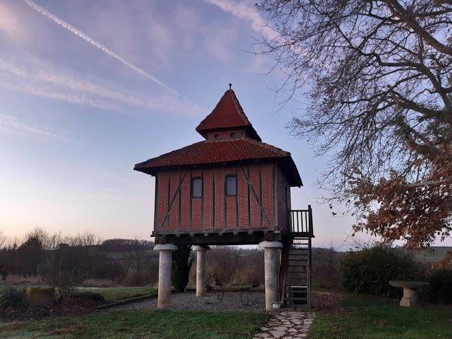 Chambre dans un pigeonnier