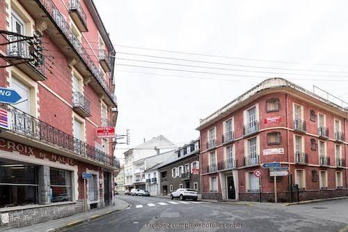 A la croix de malte