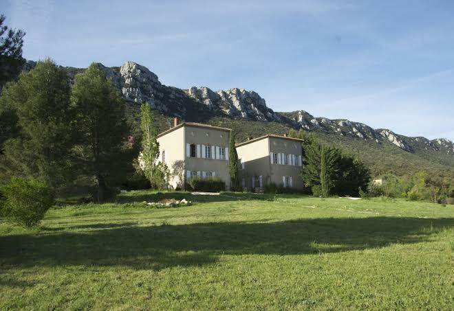 Chateau de peyralade oenochoe