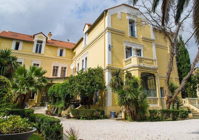 Chateau la tour apollinaire