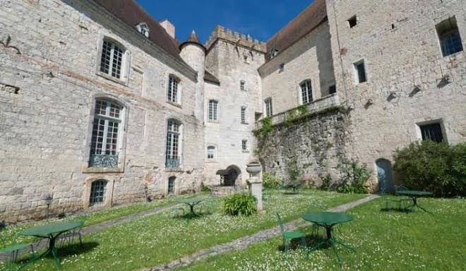 Chateau De Goudourville Image